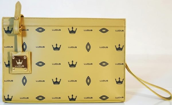 PHOTO-2026-03-06-05-42-12 POCHETTE QUEEN VICTORIA